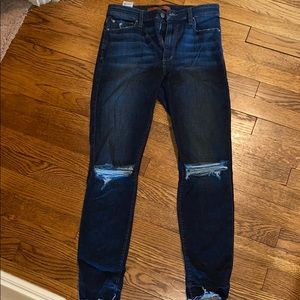 SALE ! Joe’s Jeans Super Skinny stretch Sz 28